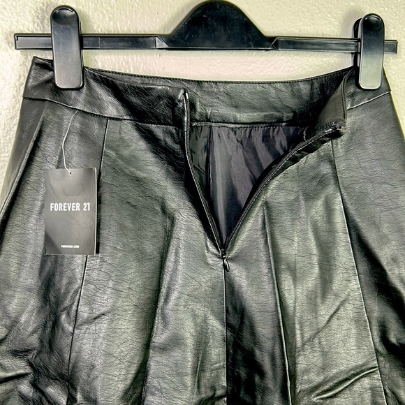 Forever 21 Black Knee-Length A-Line Skirt - Picture 6 of 6